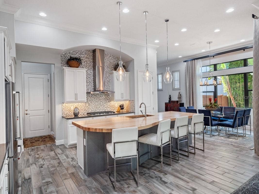 8418 VIA VITTORIA WAY, Orlando, FL 32819
