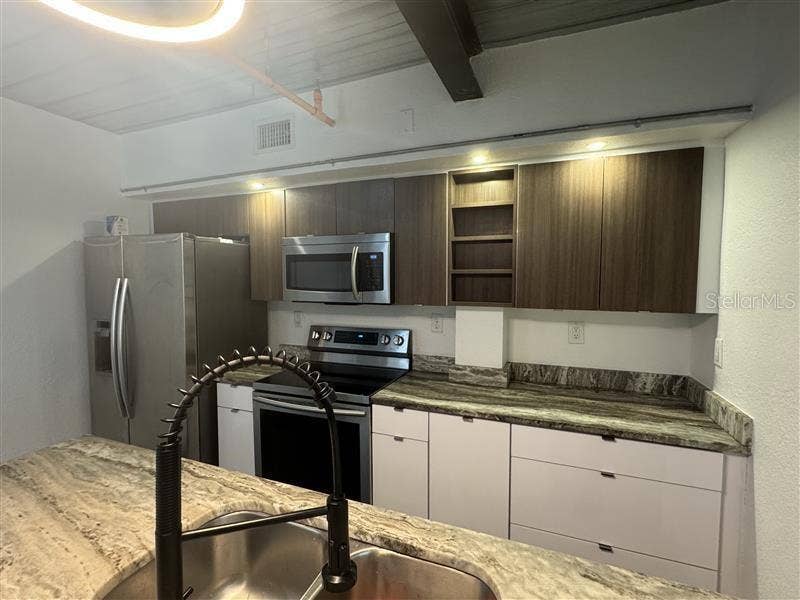 1603 WOODWARD STREET, #18, Orlando, FL 32803 1603 WOODWARD STREET, #18, Orlando, FL 32803