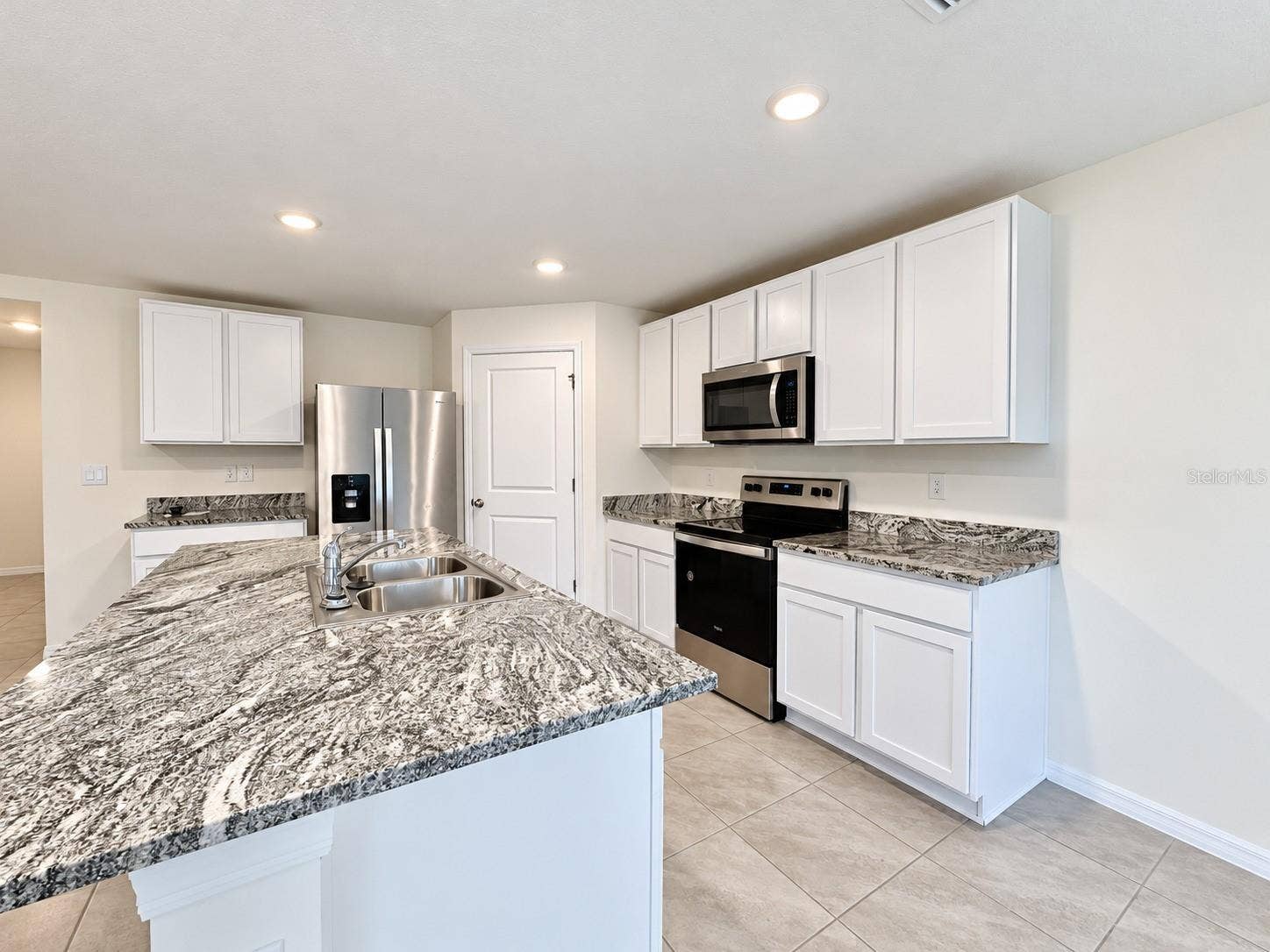 16535 WINDMILL FORGE PASS, Wimauma, FL 33598 Kitchen