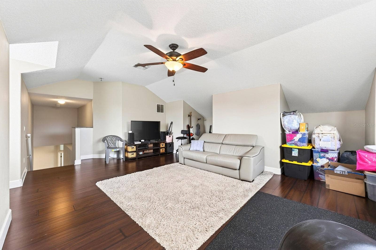 609 VIANA COURT, Winter Springs, FL 32708 The entire second floor is a flexible bonus space.