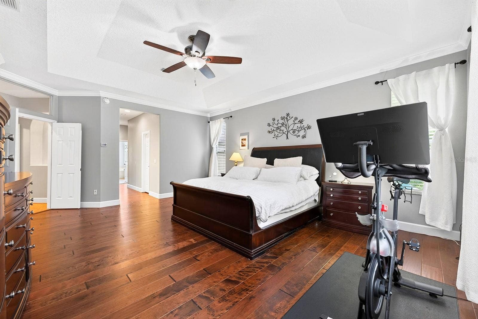 609 VIANA COURT, Winter Springs, FL 32708 Spacious primary suite.