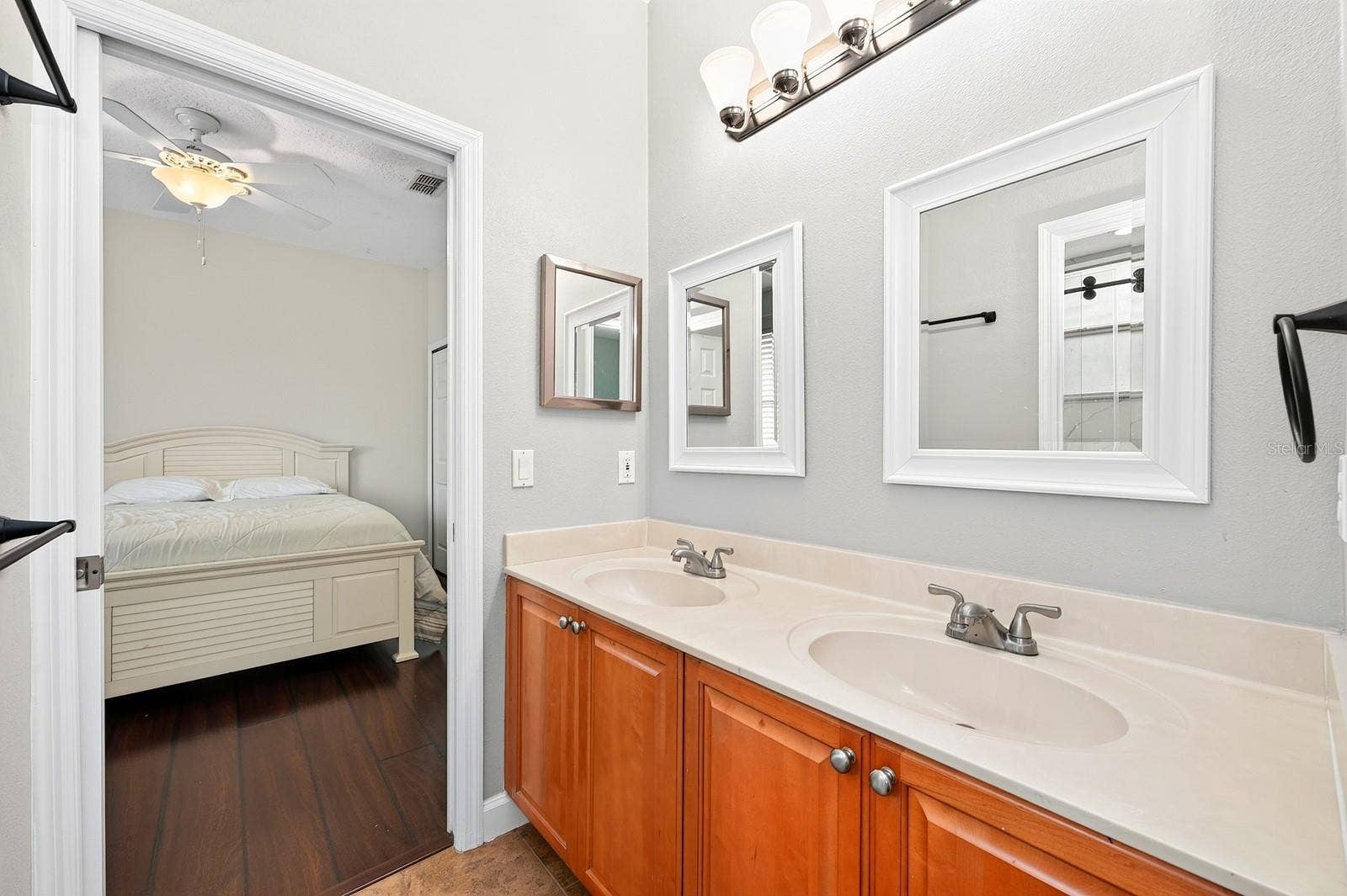 609 VIANA COURT, Winter Springs, FL 32708 Jack & Jill Bath.