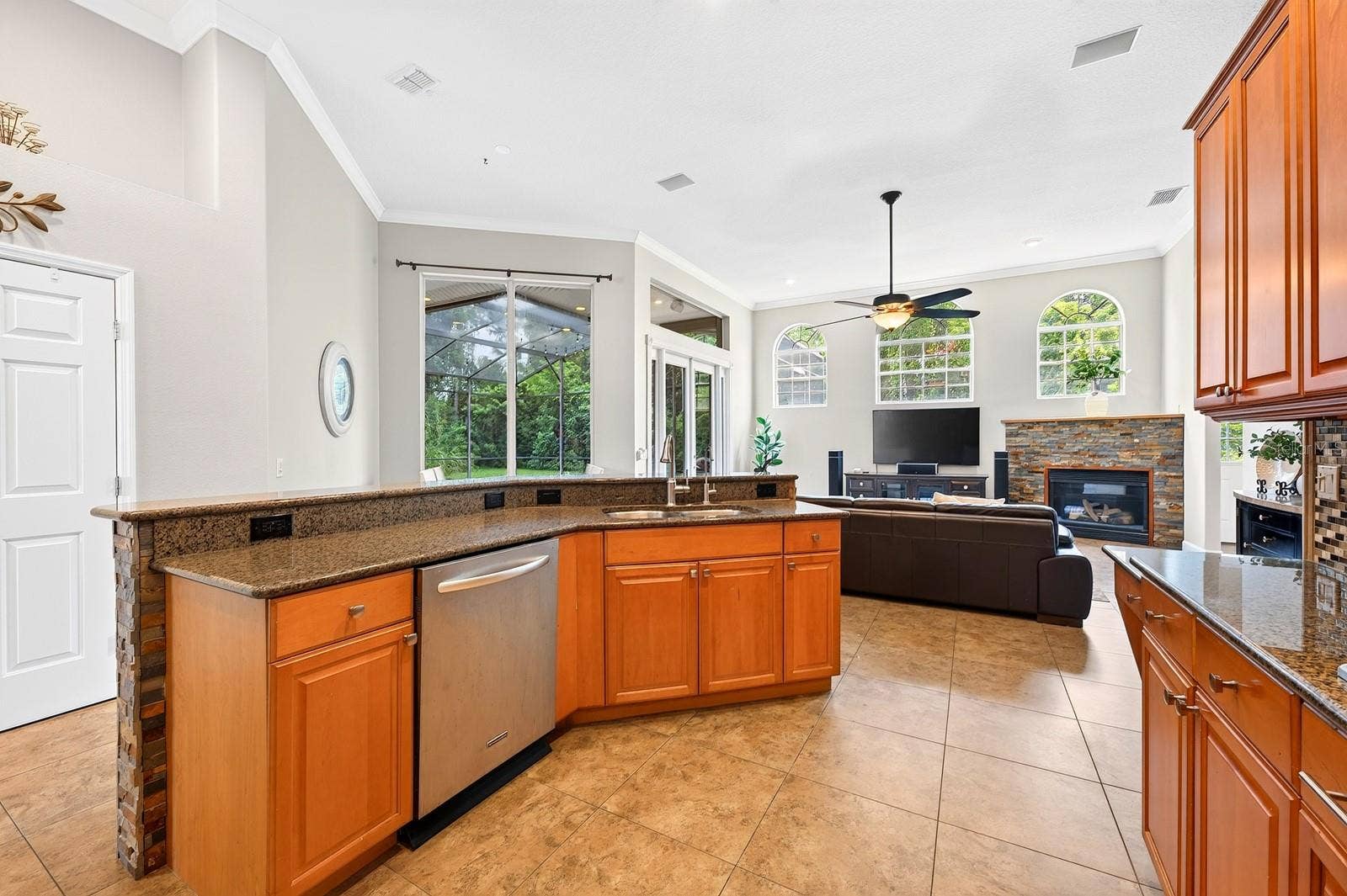 609 VIANA COURT, Winter Springs, FL 32708 Open Kitchen.
