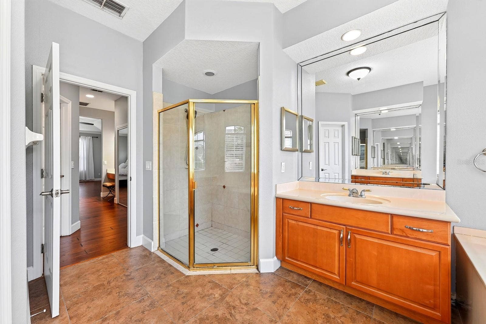 609 VIANA COURT, Winter Springs, FL 32708 Primary en-suite bath.