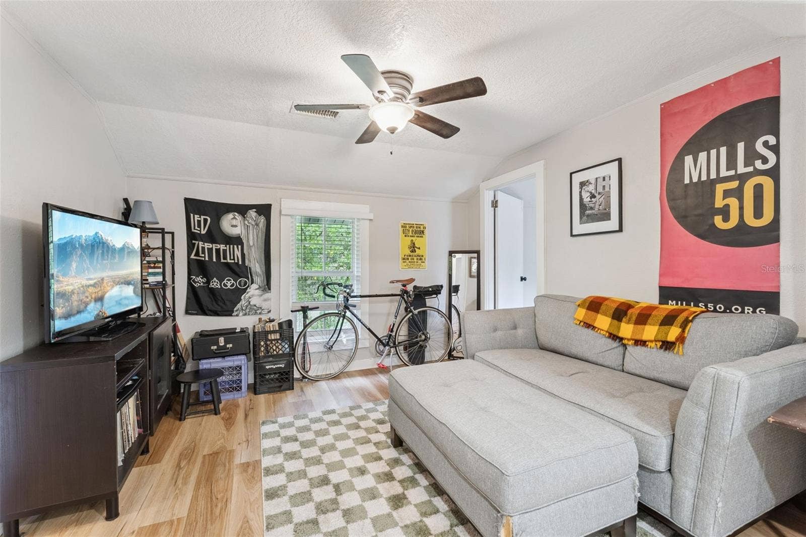 1438 CATHERINE STREET, Orlando, FL 32801 Upstairs 2/1