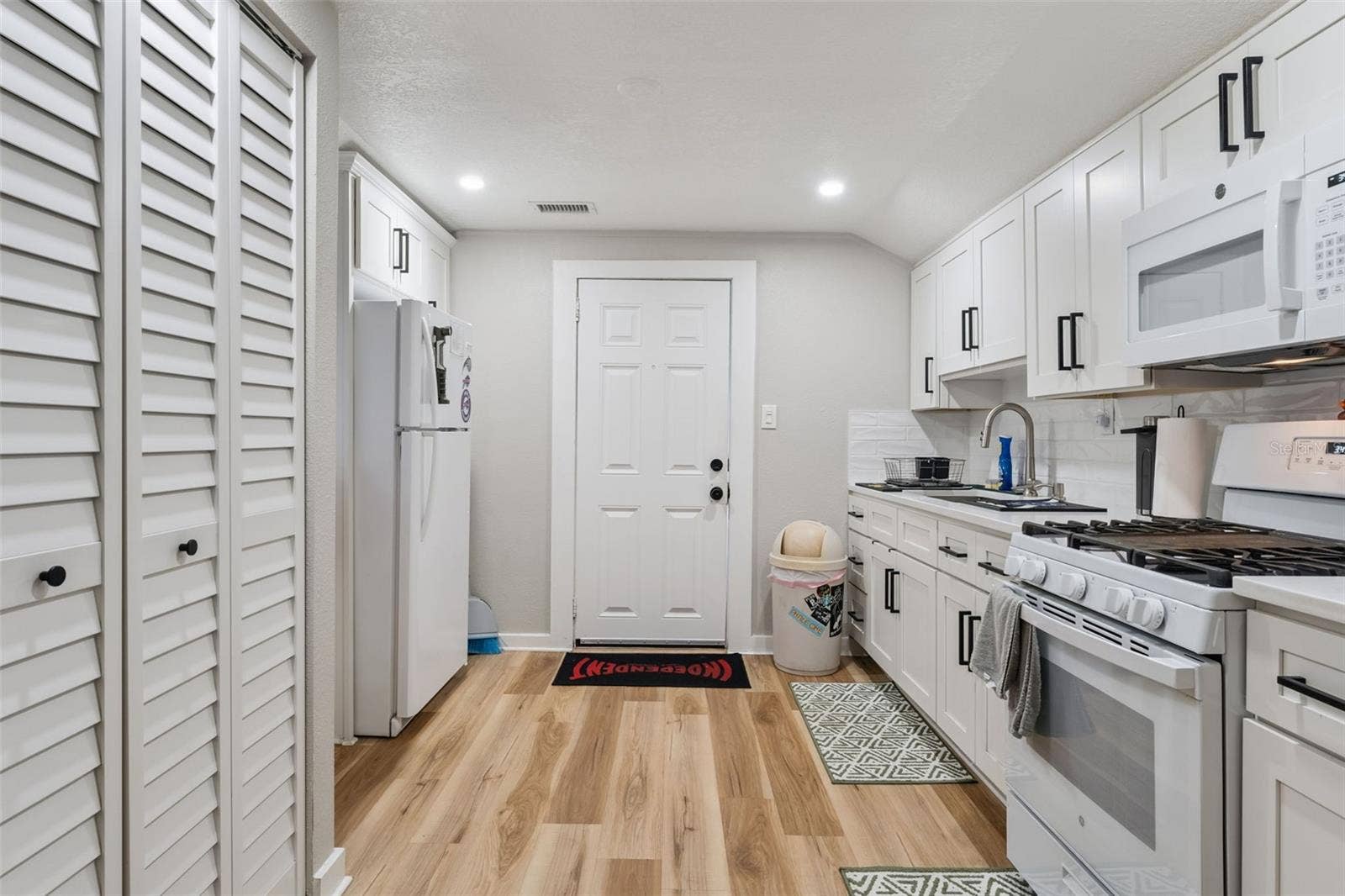 1438 CATHERINE STREET, Orlando, FL 32801 Upstairs 2/1