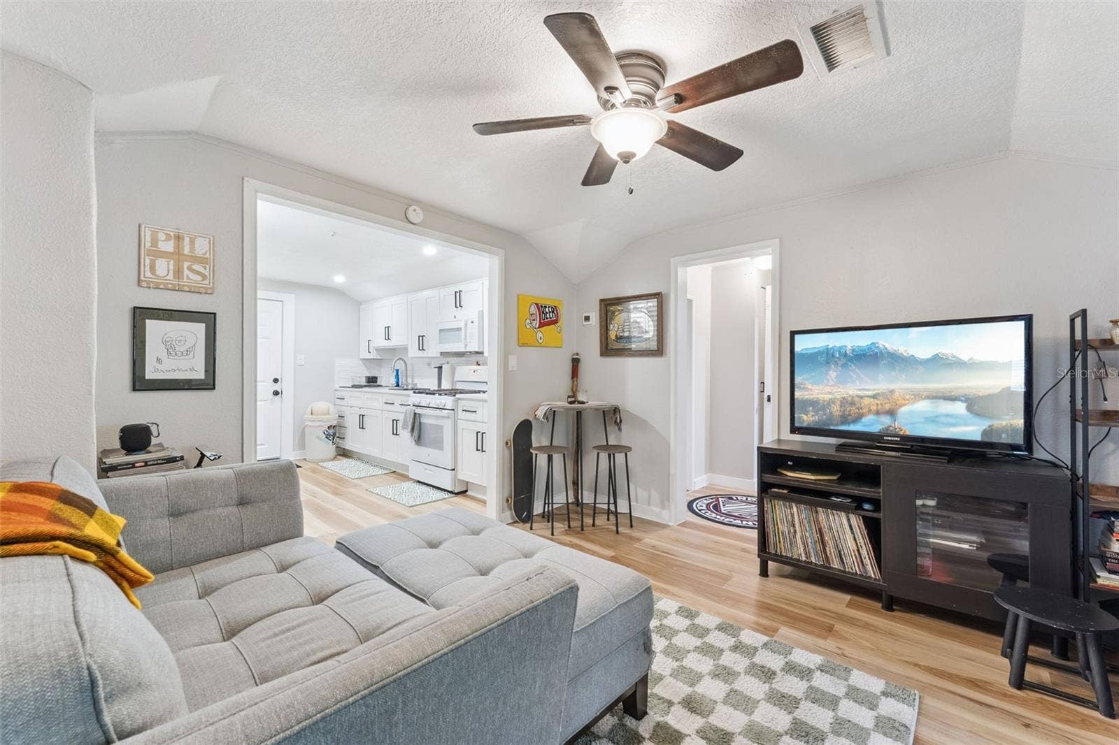 1438 CATHERINE STREET, Orlando, FL 32801 Upstairs 2/1