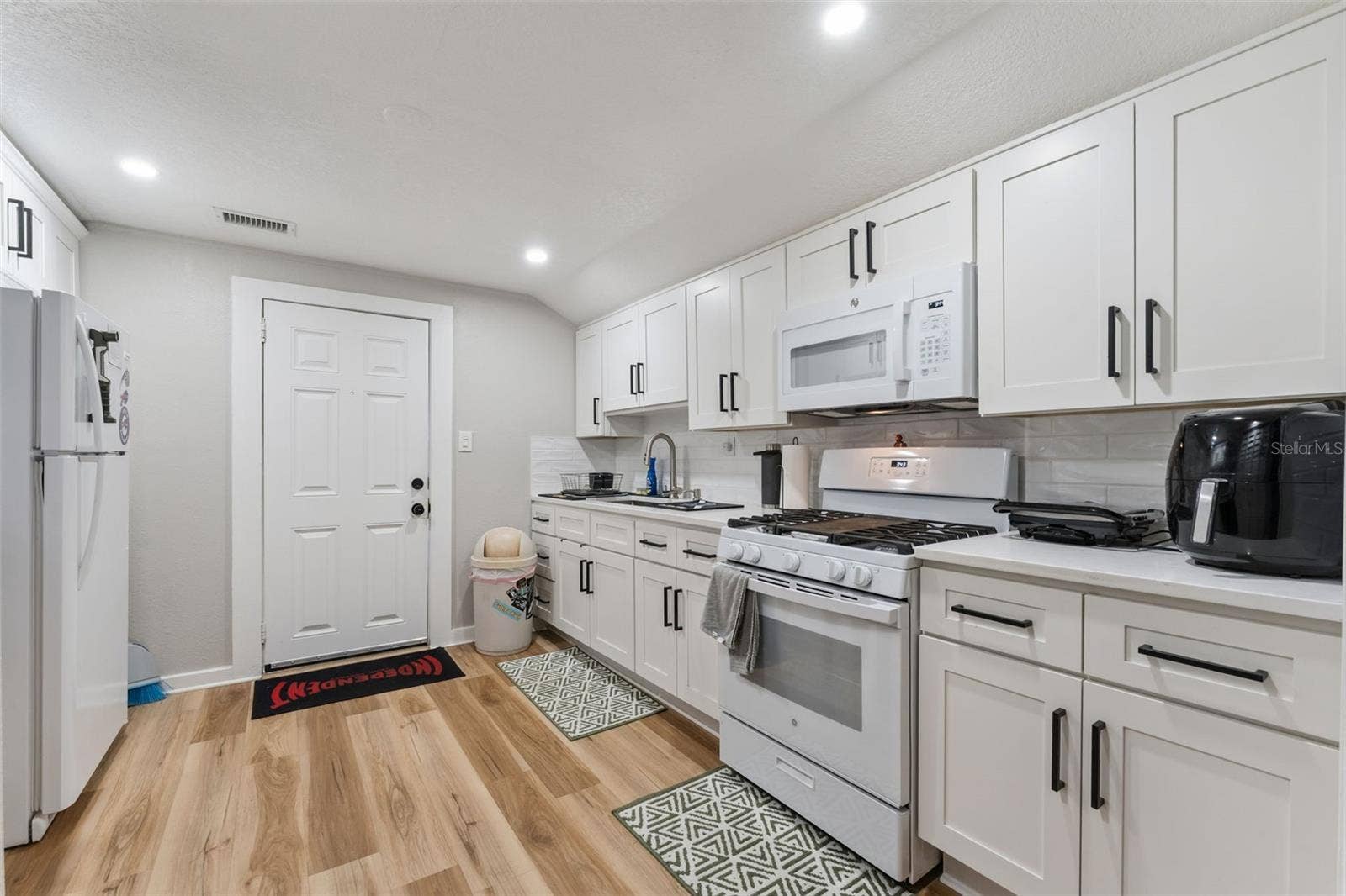 1438 CATHERINE STREET, Orlando, FL 32801 Upstairs 2/1