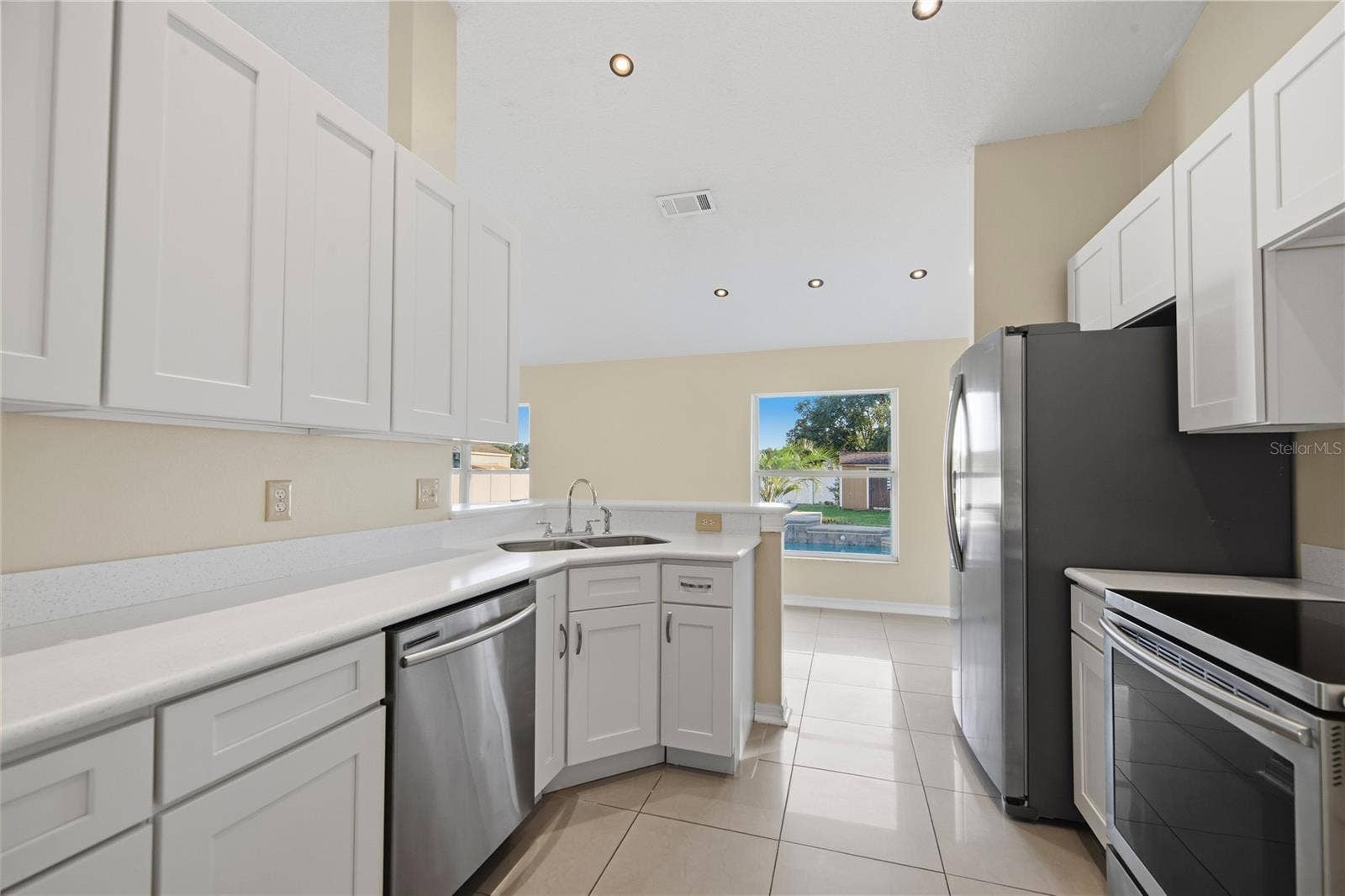 220 VALLEY EDGE DRIVE, Minneola, FL 34715 220 VALLEY EDGE DRIVE, Minneola, FL 34715