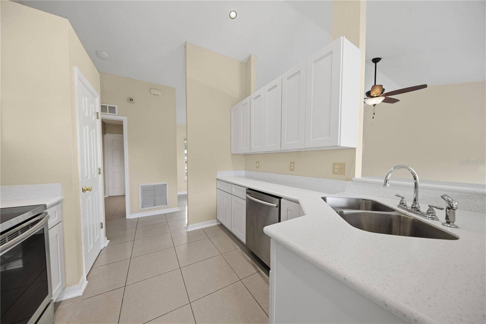 220 VALLEY EDGE DRIVE, Minneola, FL 34715 220 VALLEY EDGE DRIVE, Minneola, FL 34715