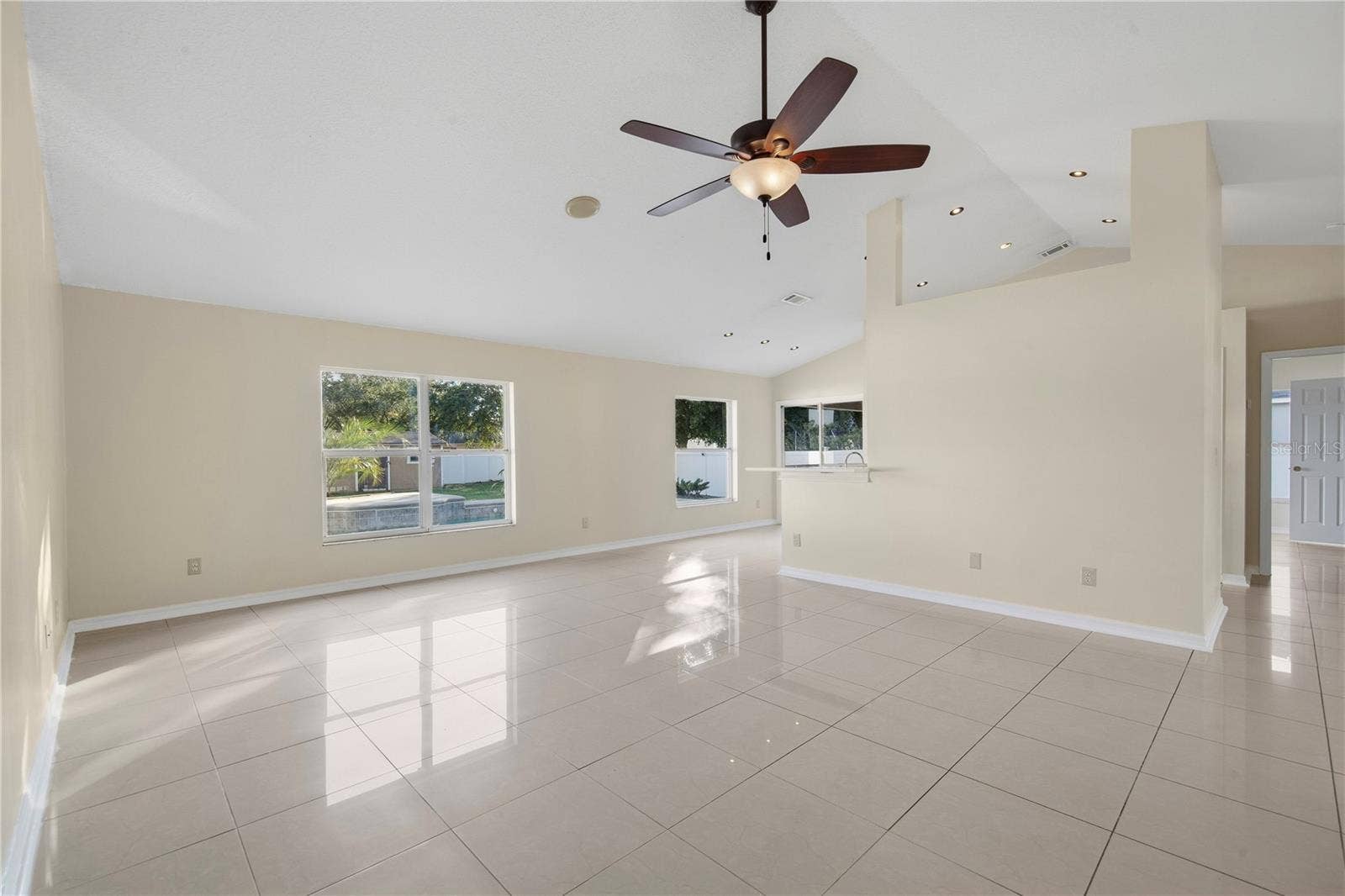 220 VALLEY EDGE DRIVE, Minneola, FL 34715 220 VALLEY EDGE DRIVE, Minneola, FL 34715