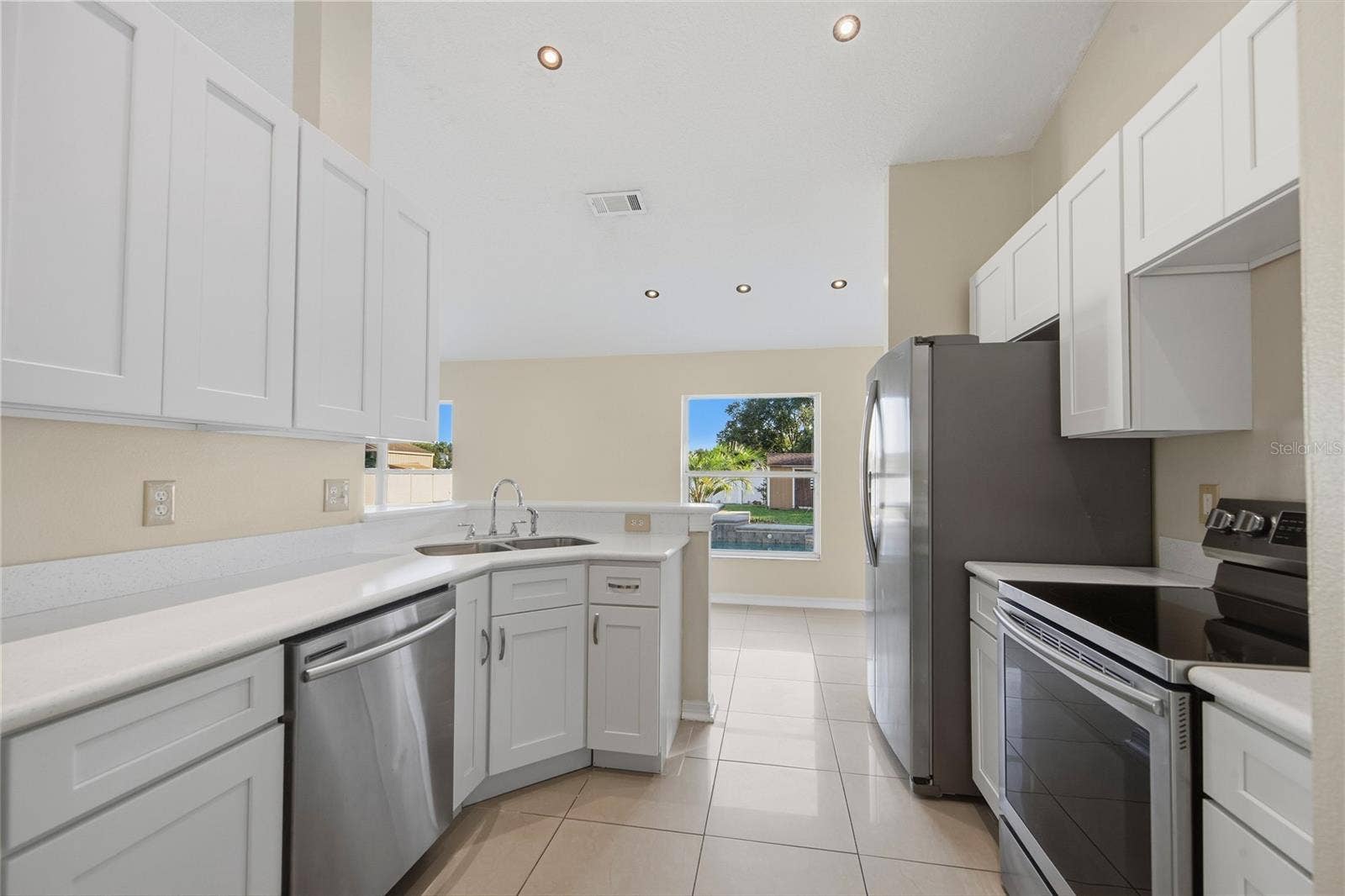 220 VALLEY EDGE DRIVE, Minneola, FL 34715 220 VALLEY EDGE DRIVE, Minneola, FL 34715