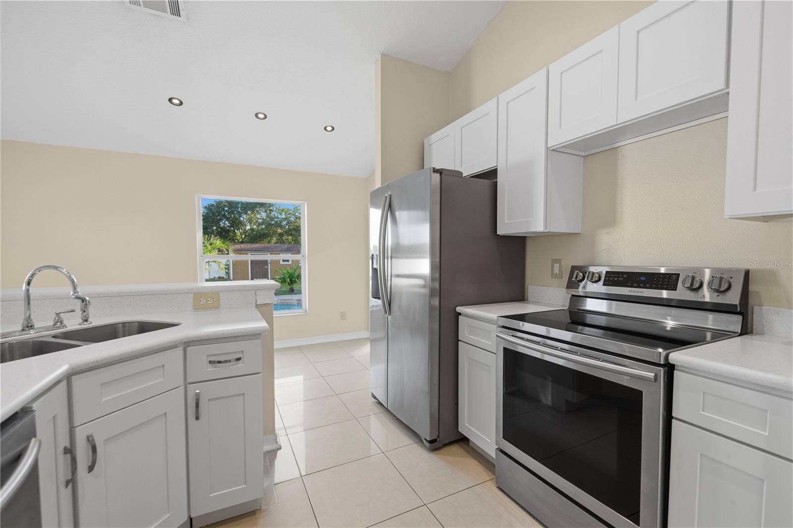 220 VALLEY EDGE DRIVE, Minneola, FL 34715 220 VALLEY EDGE DRIVE, Minneola, FL 34715