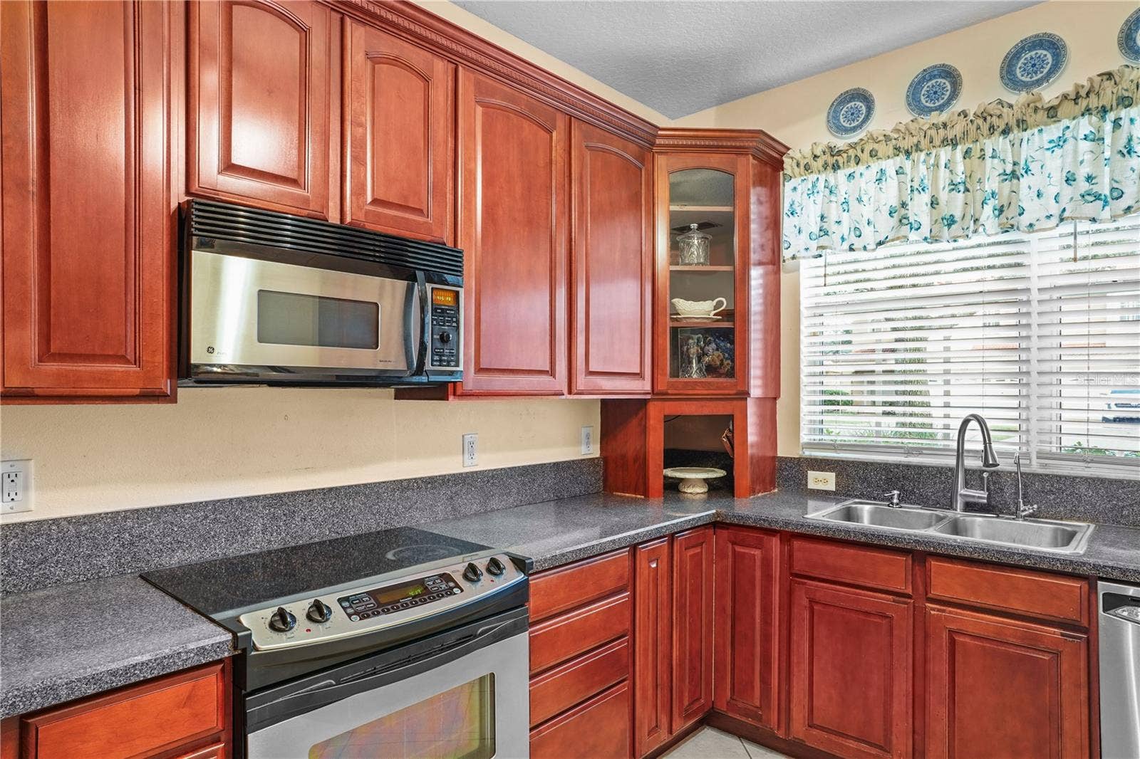 2223 WEKIVA VILLAGE LANE, Apopka, FL 32703 2223 WEKIVA VILLAGE LANE, Apopka, FL 32703