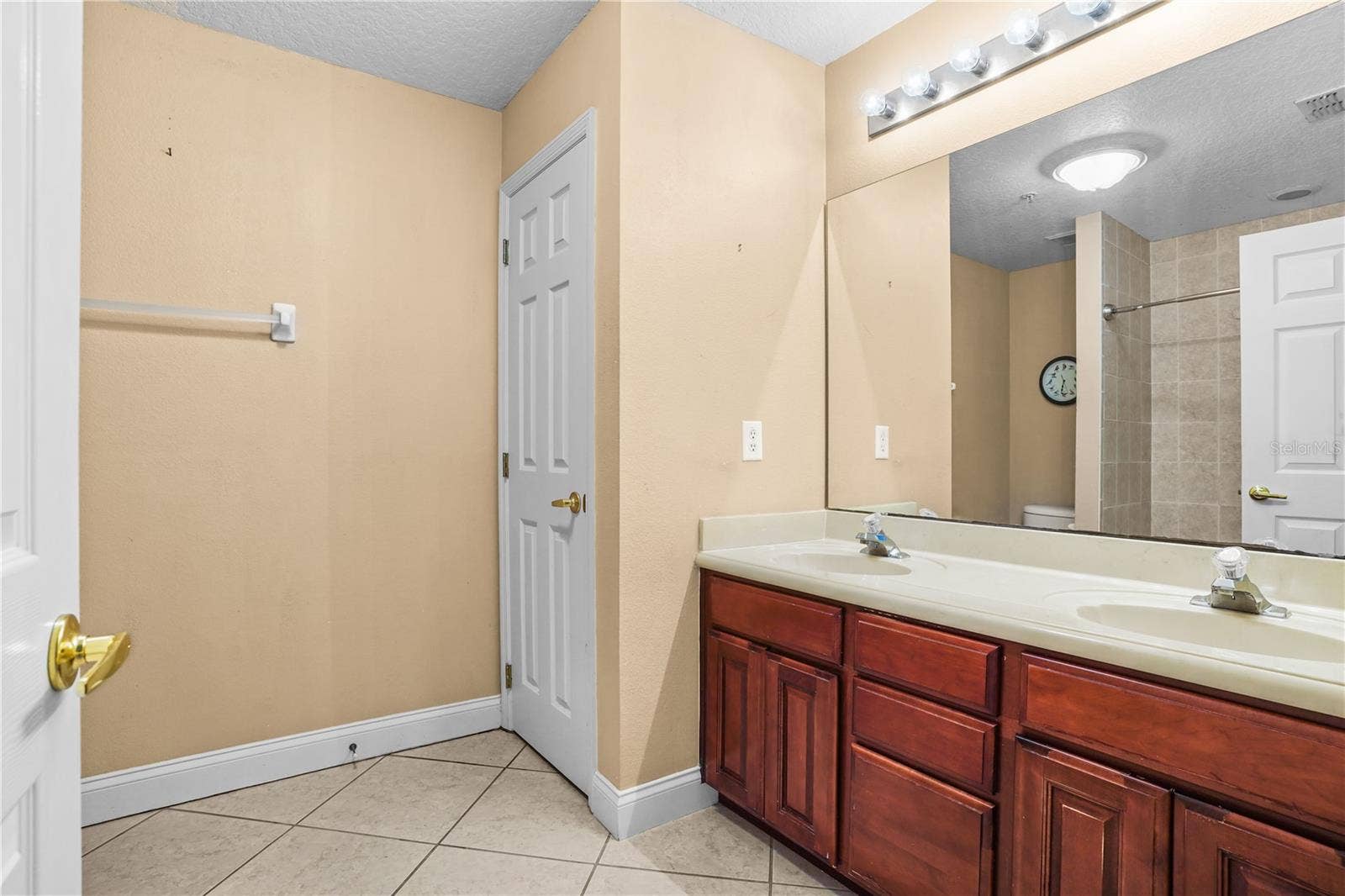 2223 WEKIVA VILLAGE LANE, Apopka, FL 32703 2223 WEKIVA VILLAGE LANE, Apopka, FL 32703