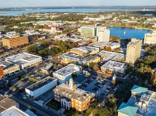4349 WINESAP WAY, Lakeland, FL 33810 Downtown Lakeland is only 5.7 miles from home!