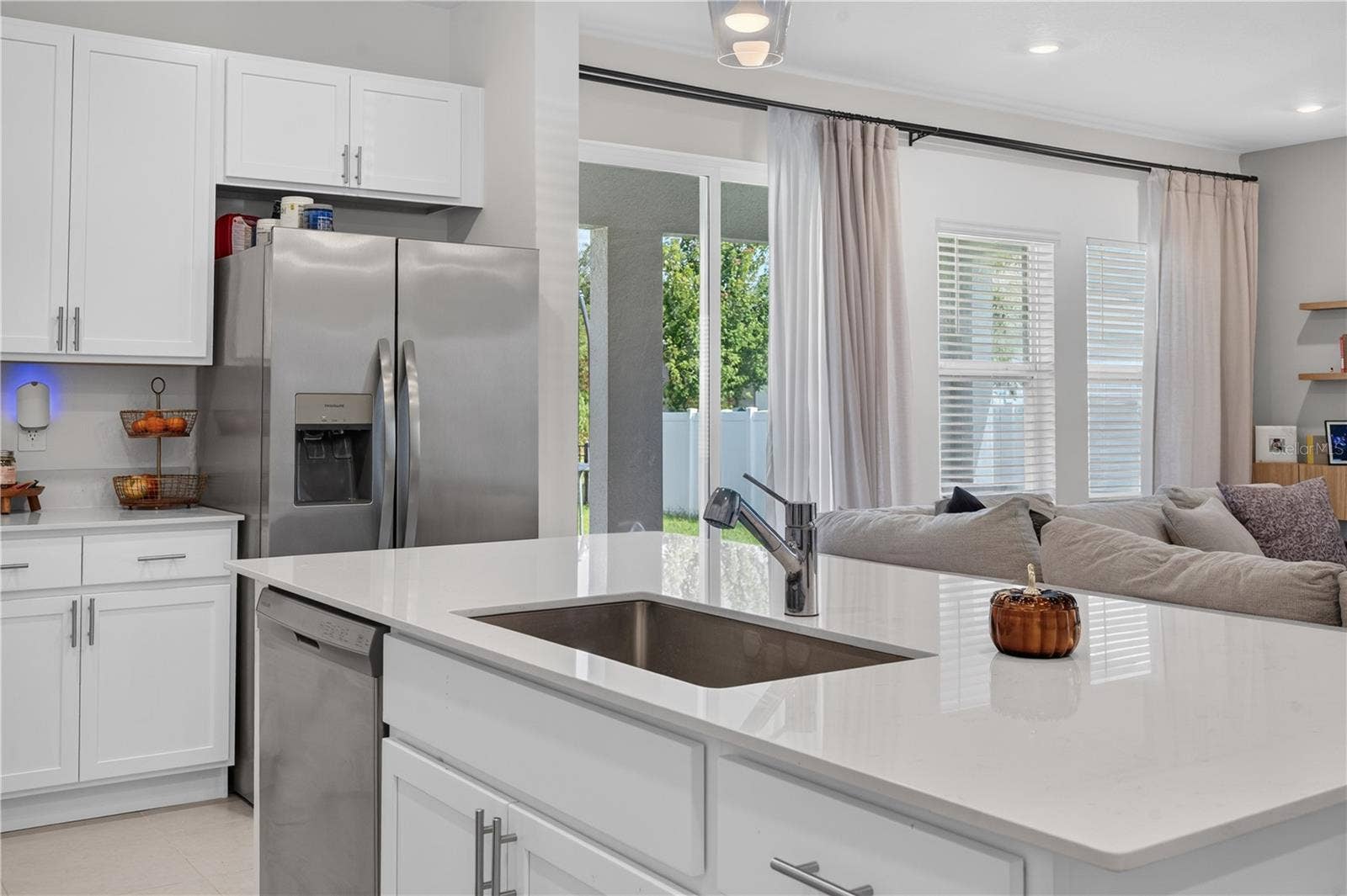685 PERONI AVENUE, Debary, FL 32713 Kitchen Island with Deep Farm Sink