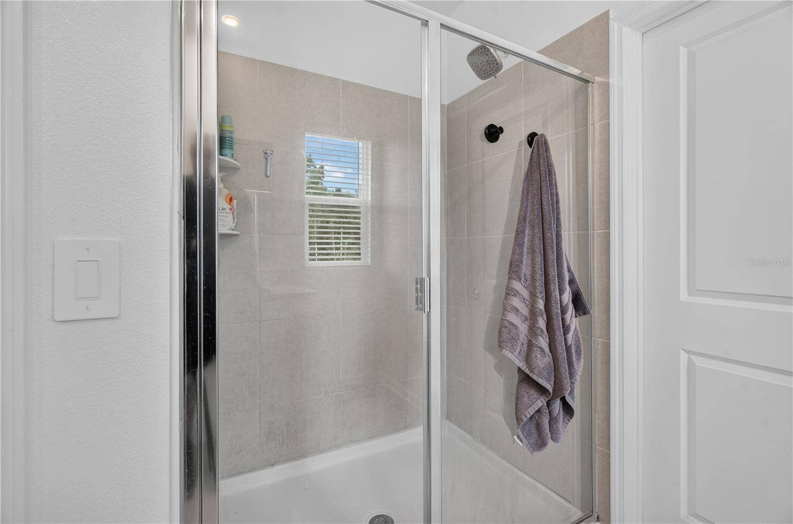 685 PERONI AVENUE, Debary, FL 32713 Walk in Shower