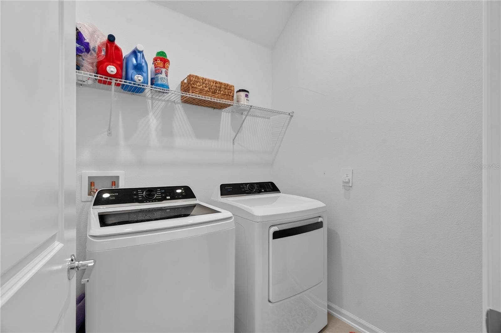 685 PERONI AVENUE, Debary, FL 32713 Laundry Room