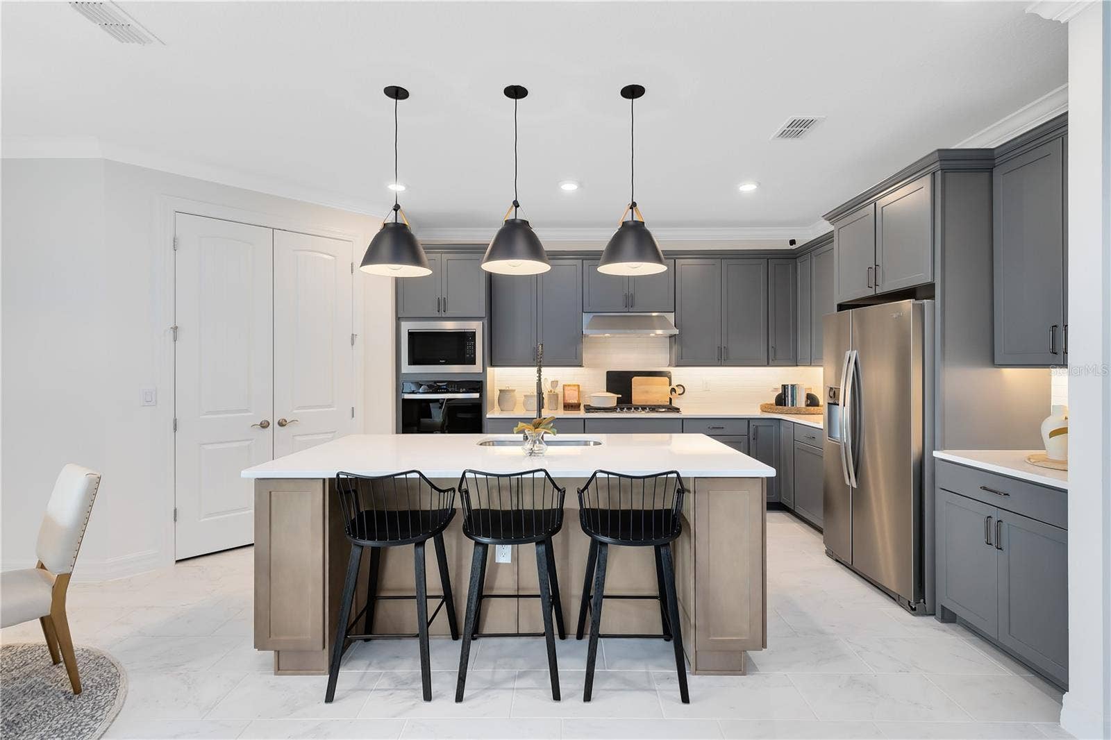 4908 HANDSOME HILLS DRIVE, Mount Dora, FL 32757 Model Home Design Only. Pictures and furnishings are for illustrative purposes only. Elevations, colors and options may vary. Furniture is for model home staging only.