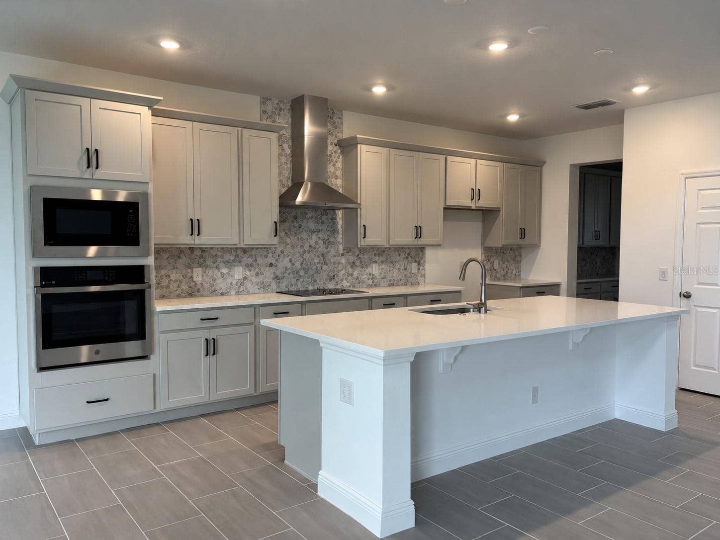 7028 ROLLING GARDENS LOOP, Groveland, FL 34736 Kitchen