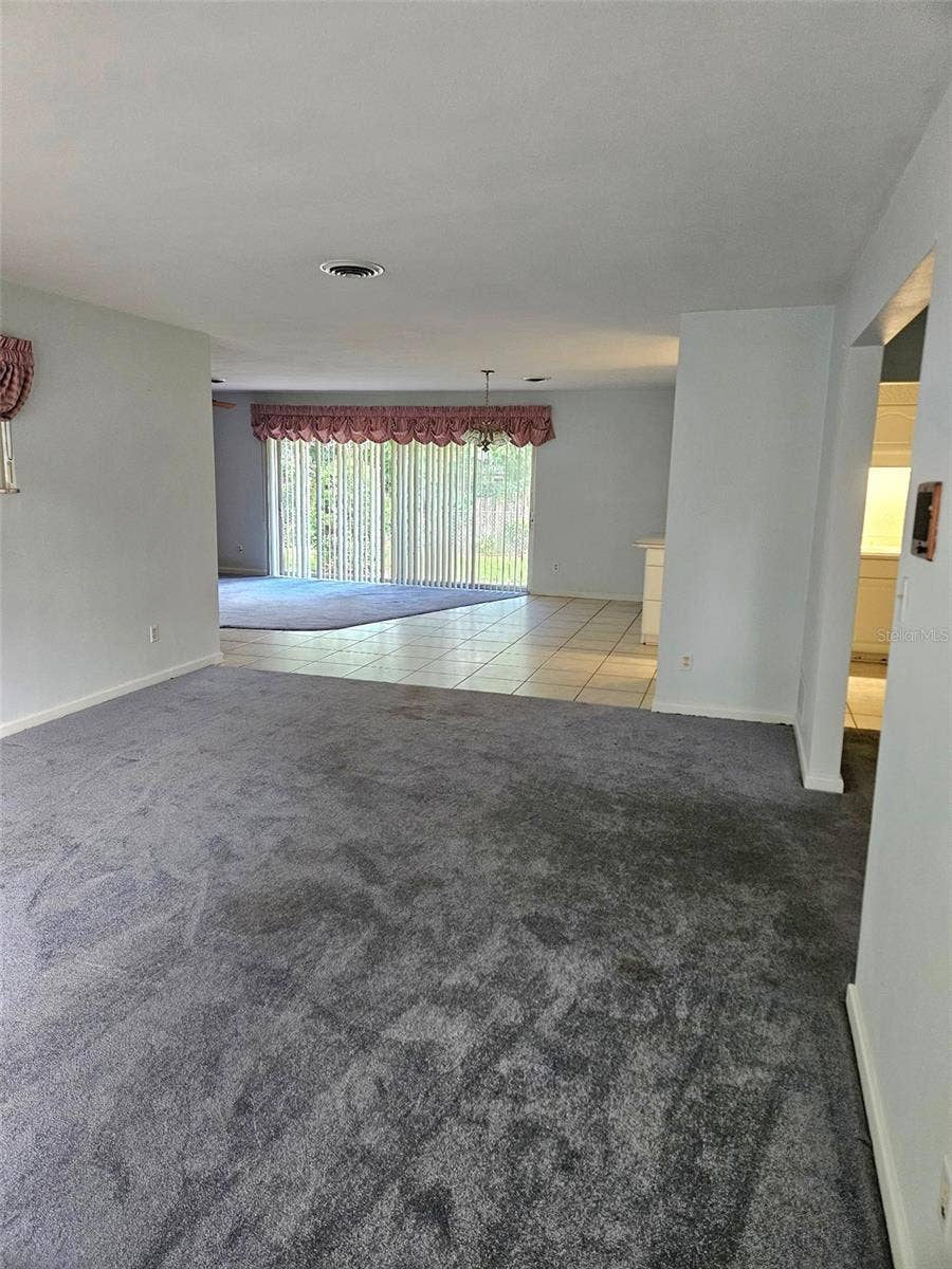 Living Room/Dining