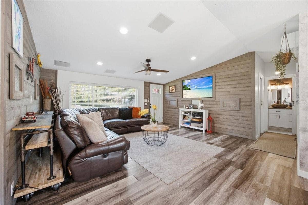107 DEER RUN DRIVE, Davenport, FL 33837