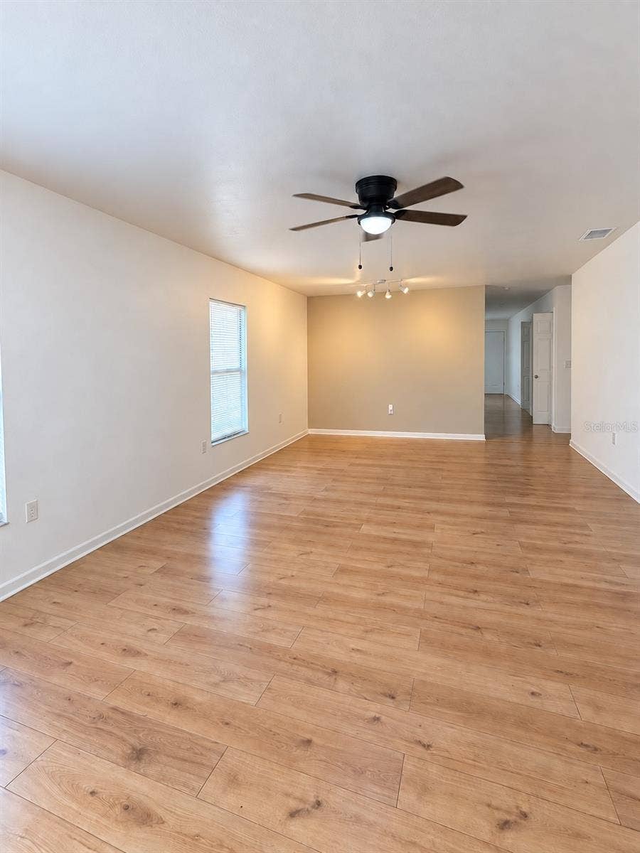 86 LAKE DAISY BOULEVARD, Winter Haven, FL 33884 Living room