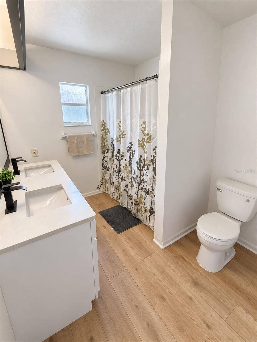 86 LAKE DAISY BOULEVARD, Winter Haven, FL 33884 Master bath