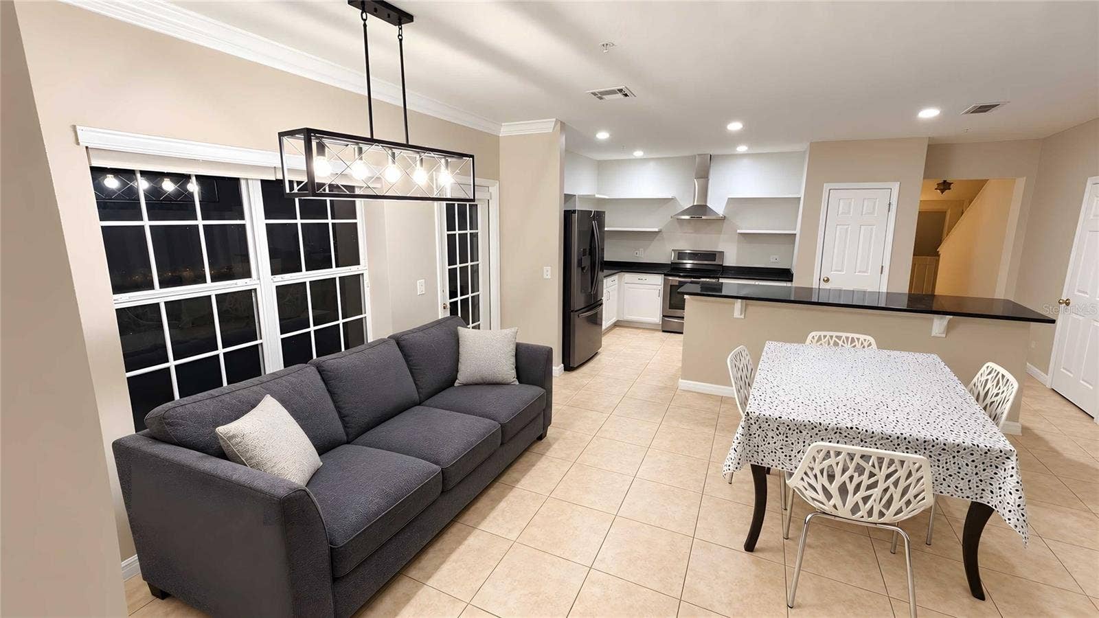 2904 SAINT GEORGE STREET, Orlando, FL 32814 Living/dining area