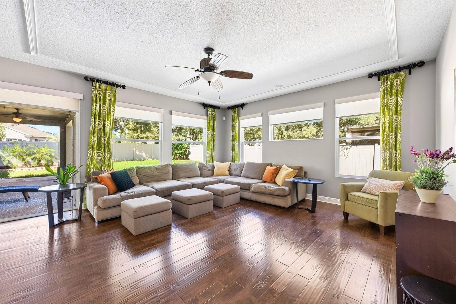 4443 PINE GOLD AVENUE, Apopka, FL 32712 Light, bright open family room.