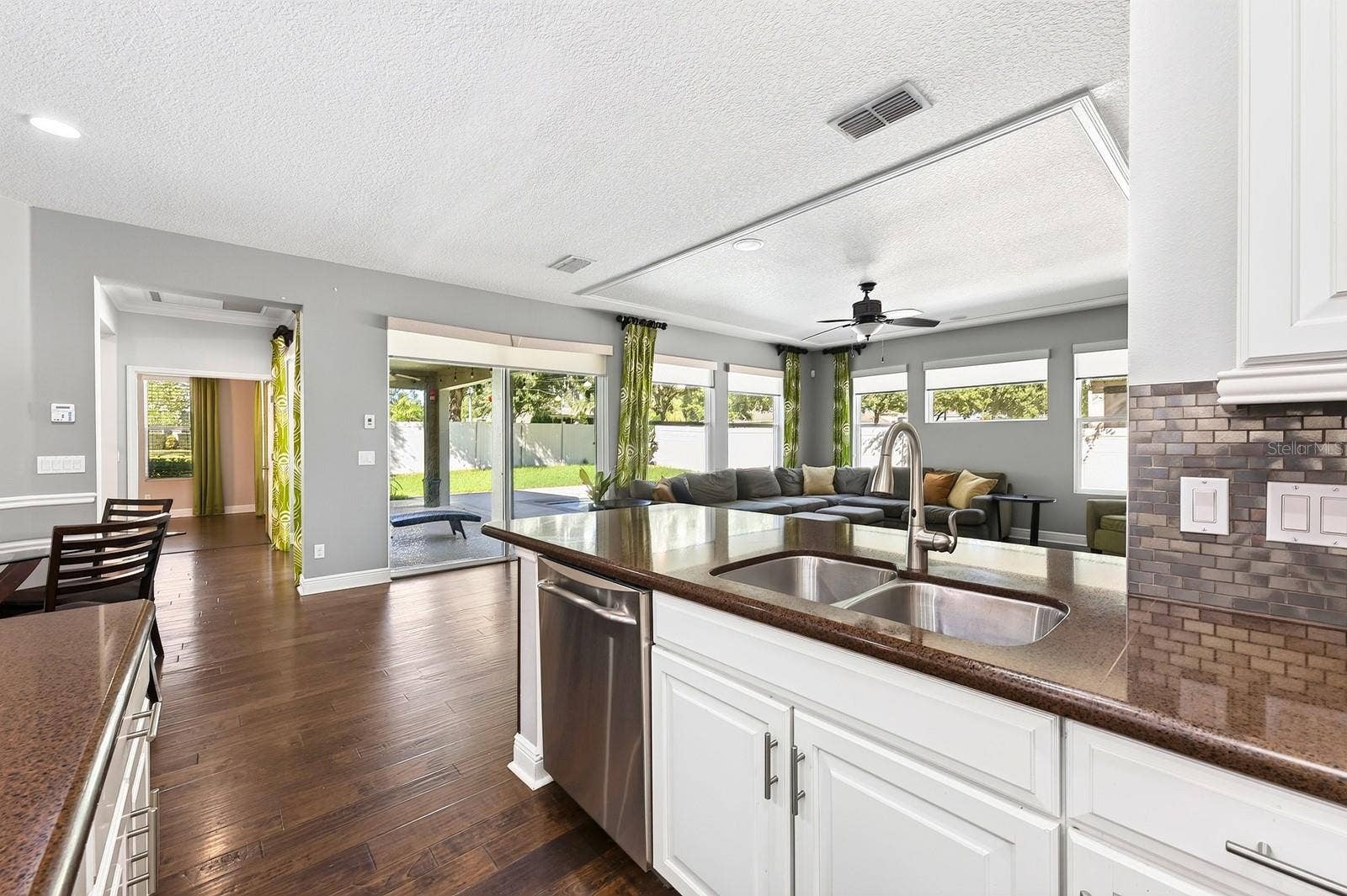 4443 PINE GOLD AVENUE, Apopka, FL 32712 Oepn Kitchen.