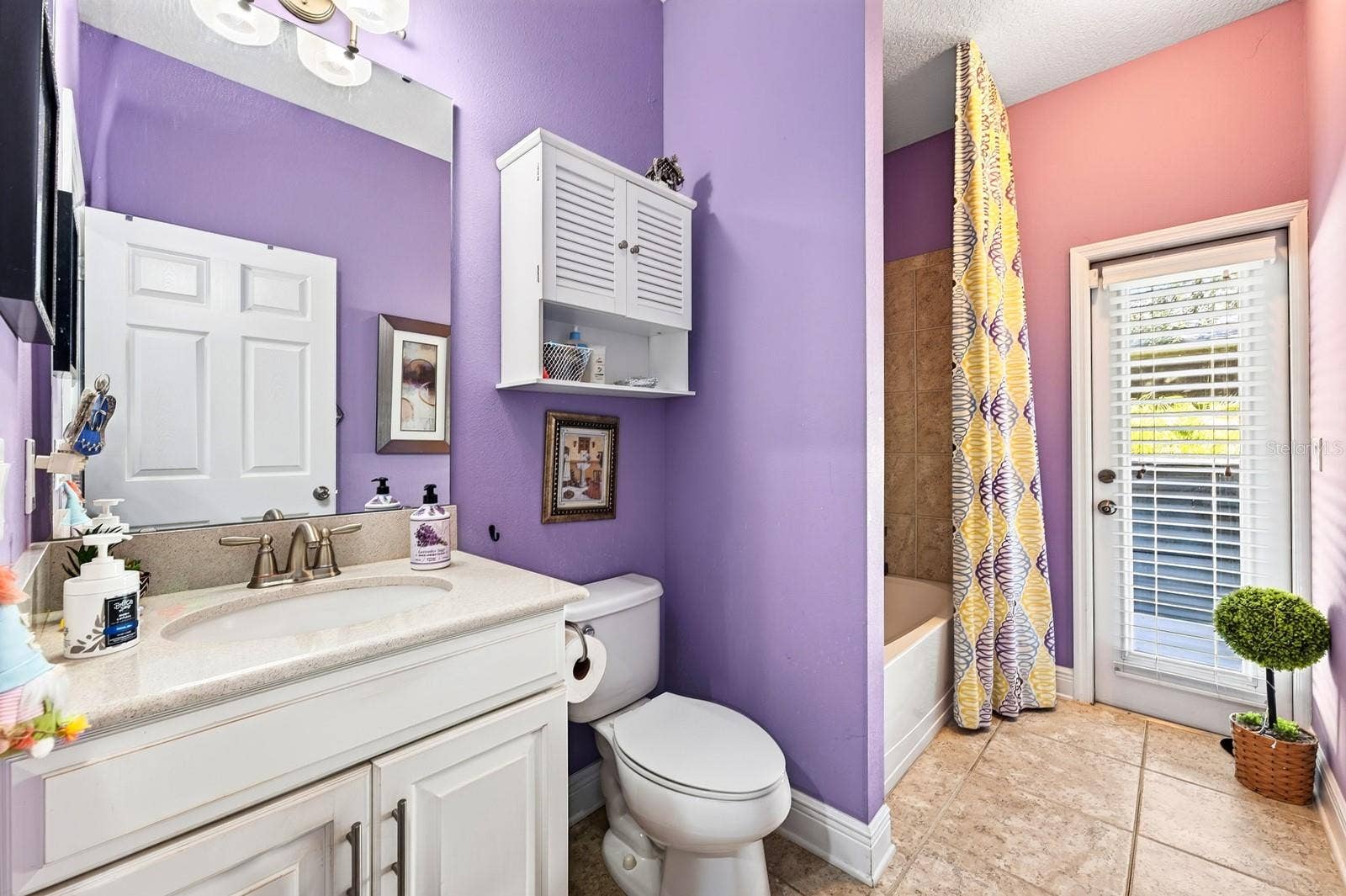 4443 PINE GOLD AVENUE, Apopka, FL 32712 Third full/pool bath.