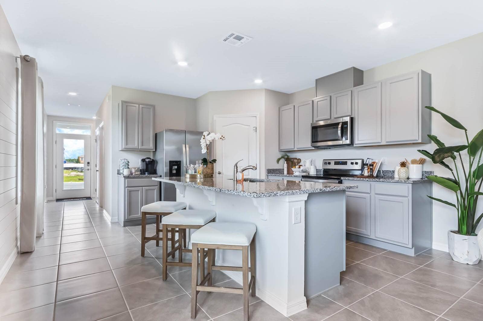 2807 WATERLILY WAY, Poinciana, FL 34759 2807 WATERLILY WAY, Poinciana, FL 34759