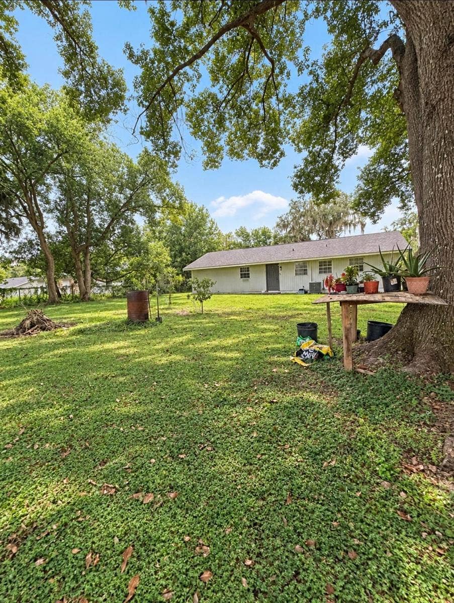 1315 E VOORHIS AVENUE, Deland, FL 32724 1315 E VOORHIS AVENUE, Deland, FL 32724
