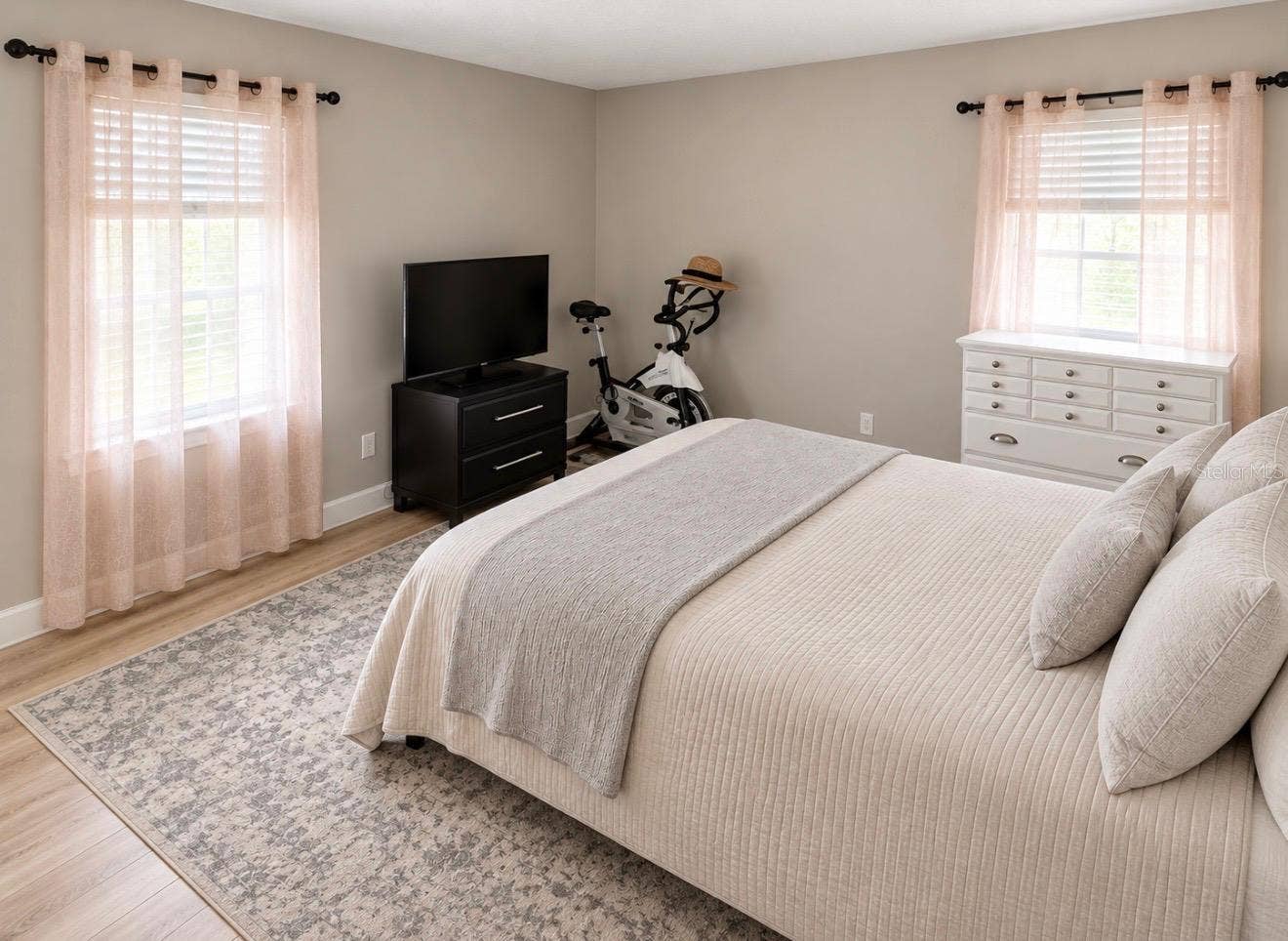 1315 E VOORHIS AVENUE, Deland, FL 32724 1315 E VOORHIS AVENUE, Deland, FL 32724