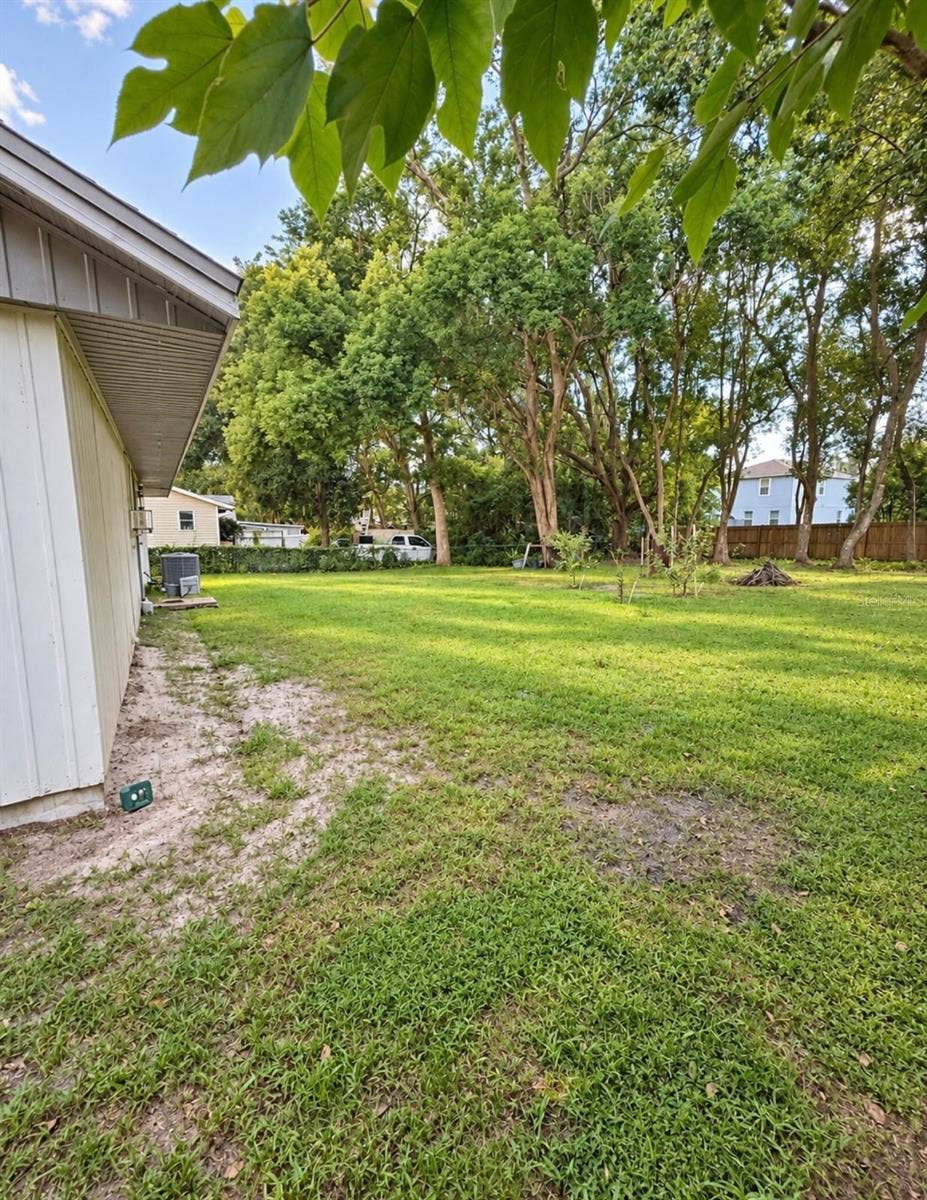 1315 E VOORHIS AVENUE, Deland, FL 32724 1315 E VOORHIS AVENUE, Deland, FL 32724