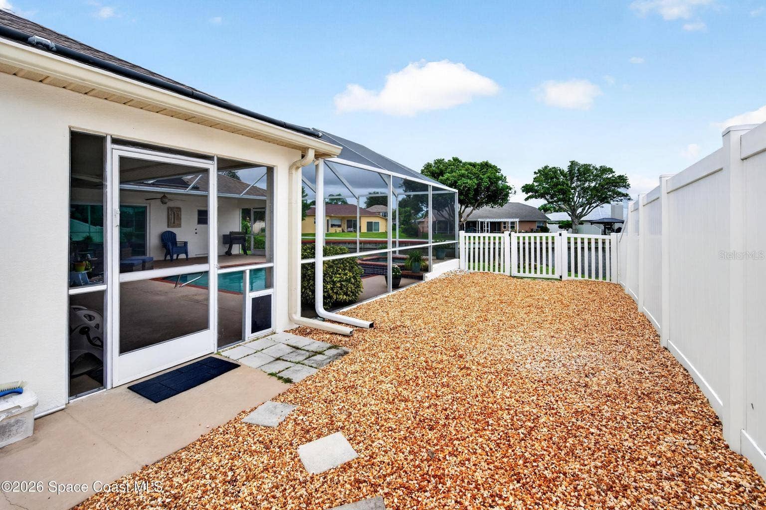 Private fenced side yard