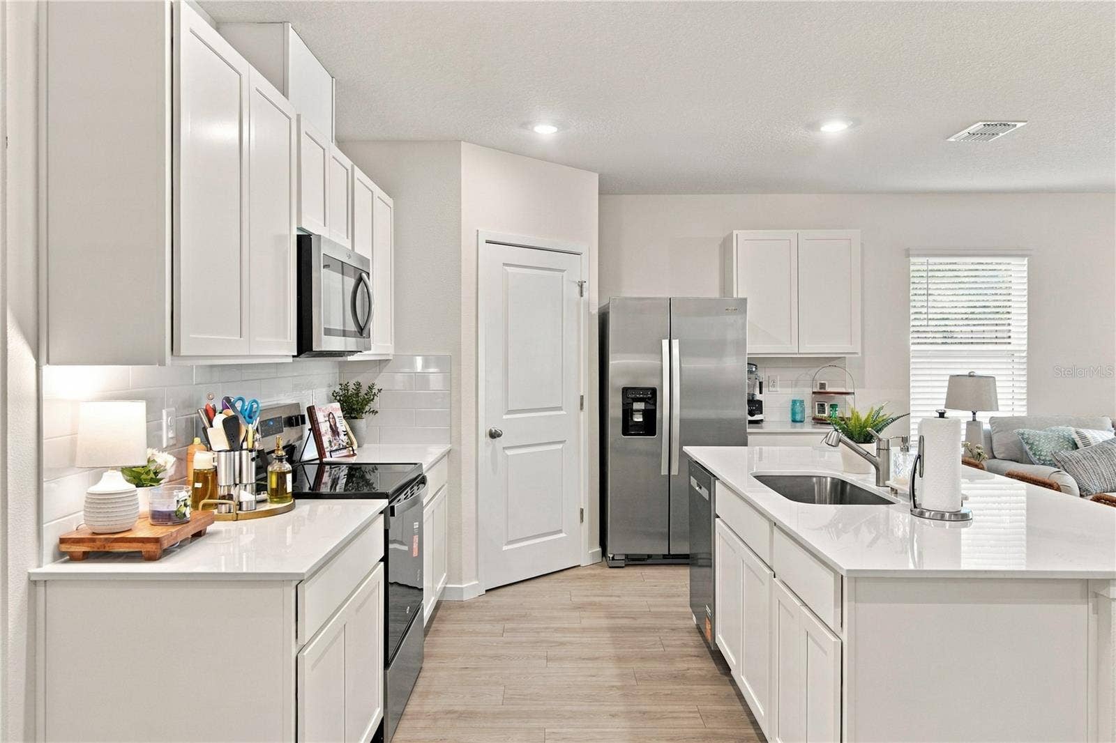 1132 GULL DRIVE, Apopka, FL 32703 Kitchen