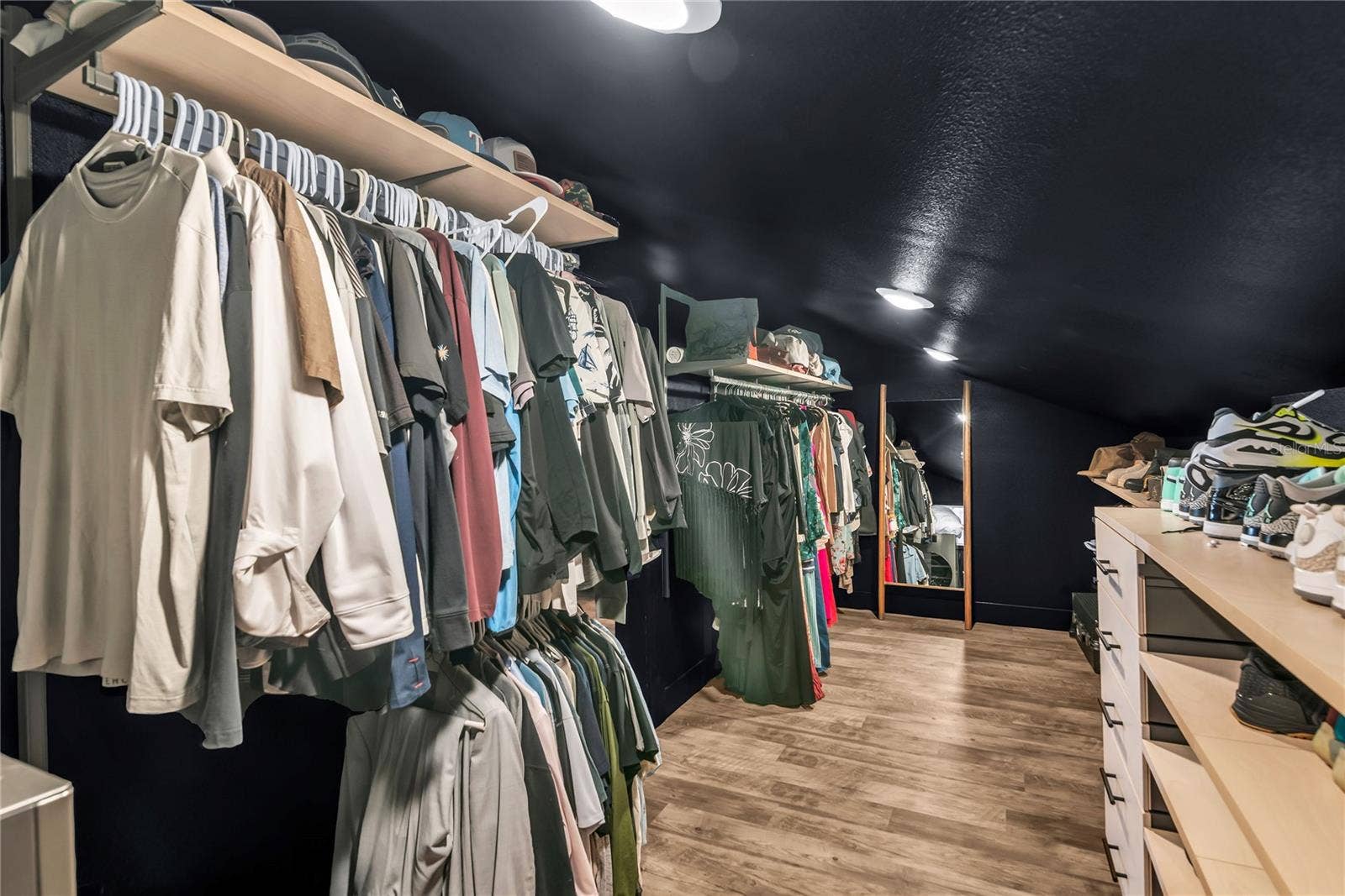 234 N LAKEVIEW AVENUE, Winter Garden, FL 34787 Expansive walk in closet