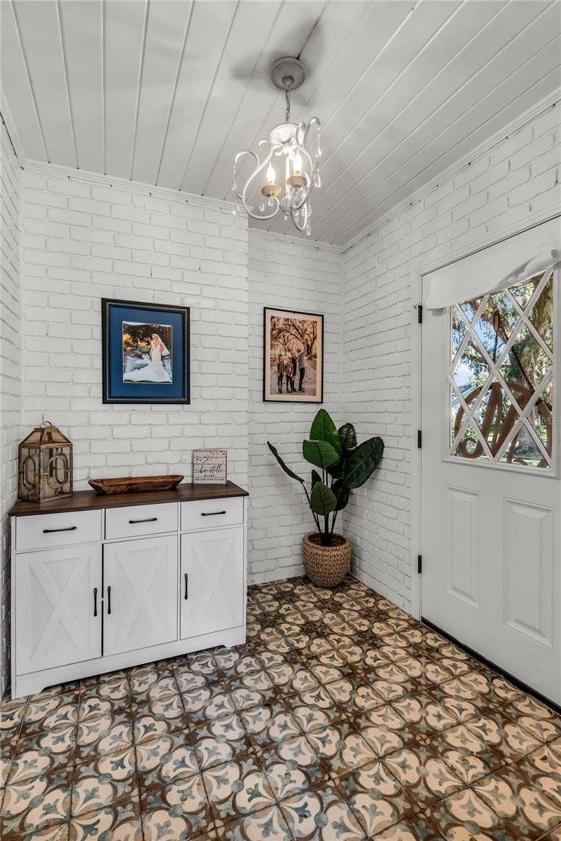 234 N LAKEVIEW AVENUE, Winter Garden, FL 34787 Entry Foyer