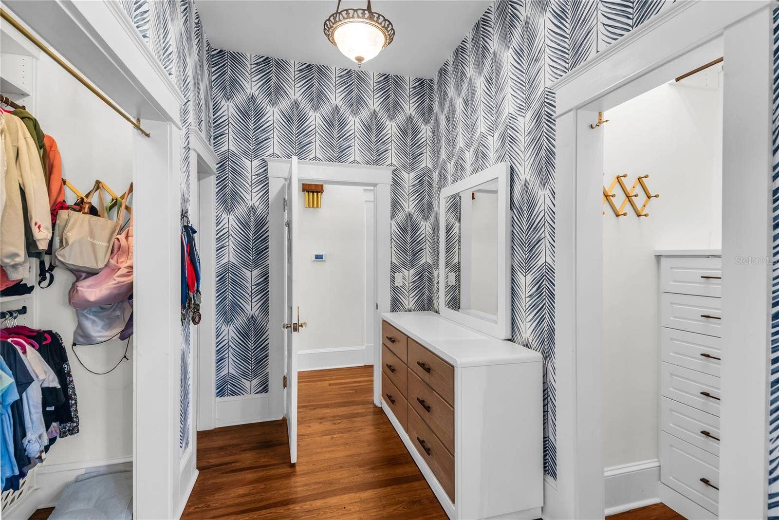 234 N LAKEVIEW AVENUE, Winter Garden, FL 34787 Second Primary Suite with dual closets and an ensuite bath