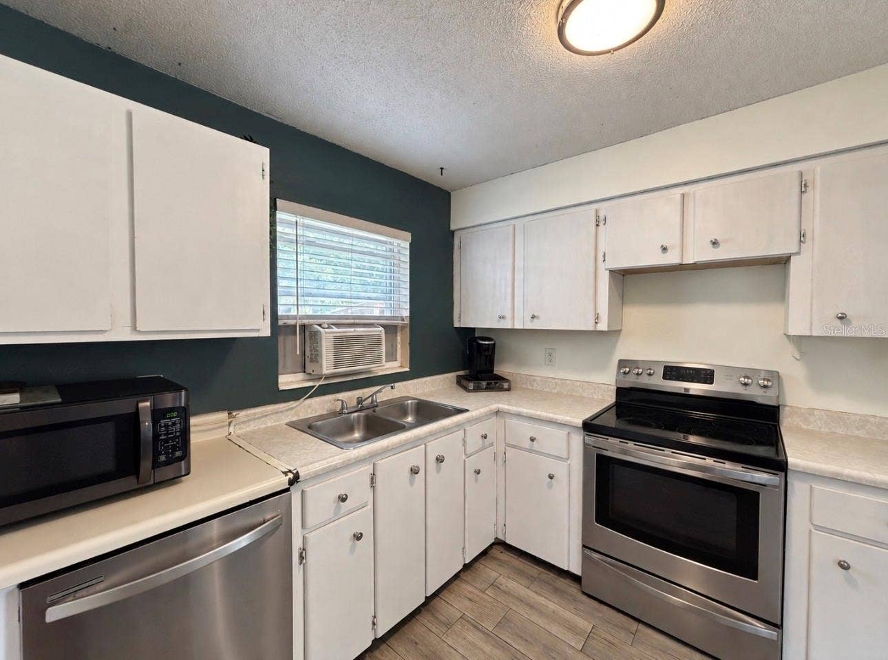 6745 LARCH LANE, Orlando, FL 32807