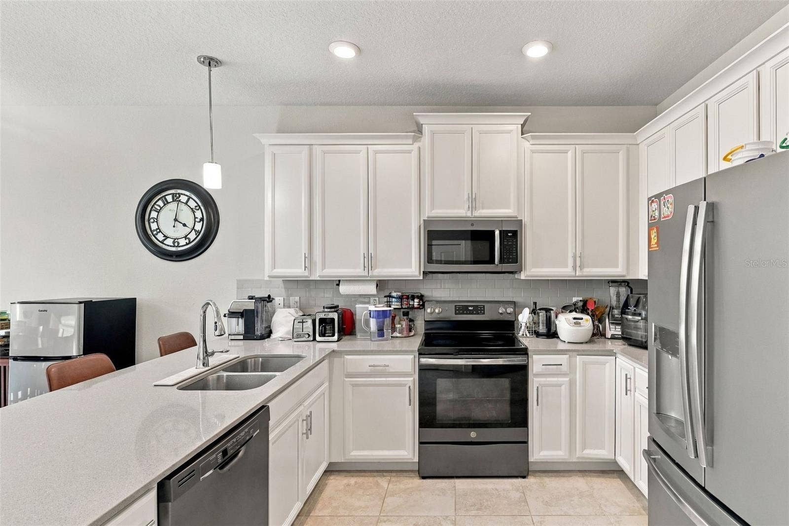 4686 TRIBUTE TRAIL, Kissimmee, FL 34746 4686 TRIBUTE TRAIL, Kissimmee, FL 34746