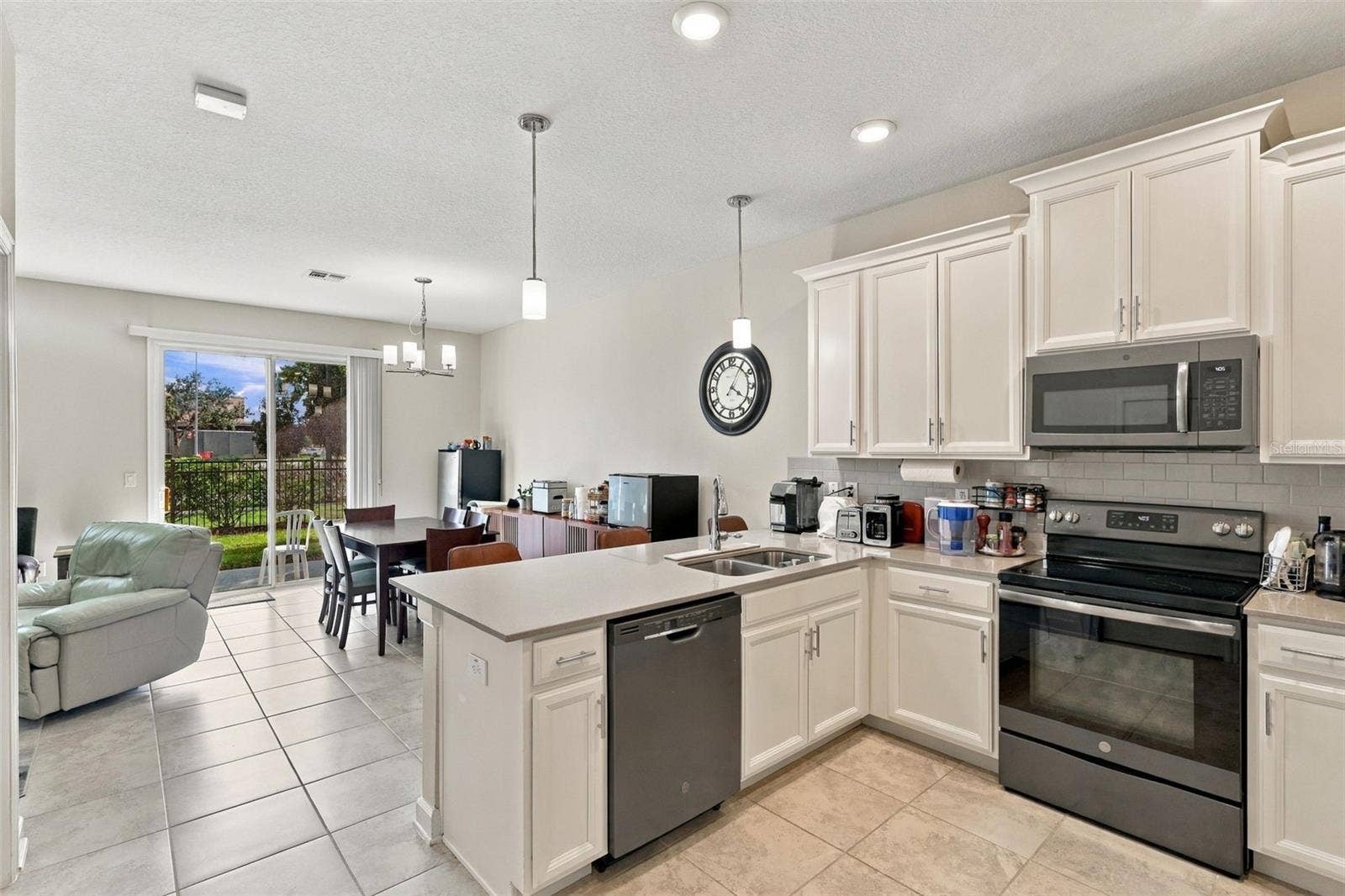 4686 TRIBUTE TRAIL, Kissimmee, FL 34746 4686 TRIBUTE TRAIL, Kissimmee, FL 34746