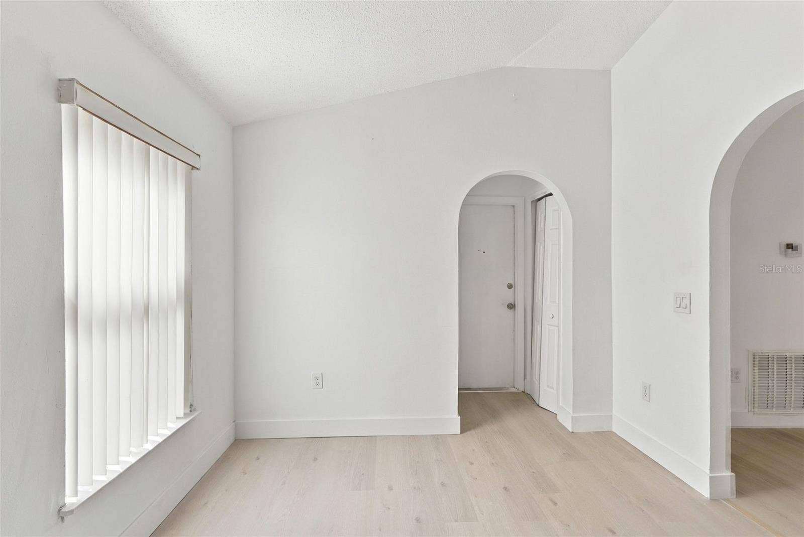 6737 WESTLAKE BOULEVARD, Orlando, FL 32810 6737 WESTLAKE BOULEVARD, Orlando, FL 32810
