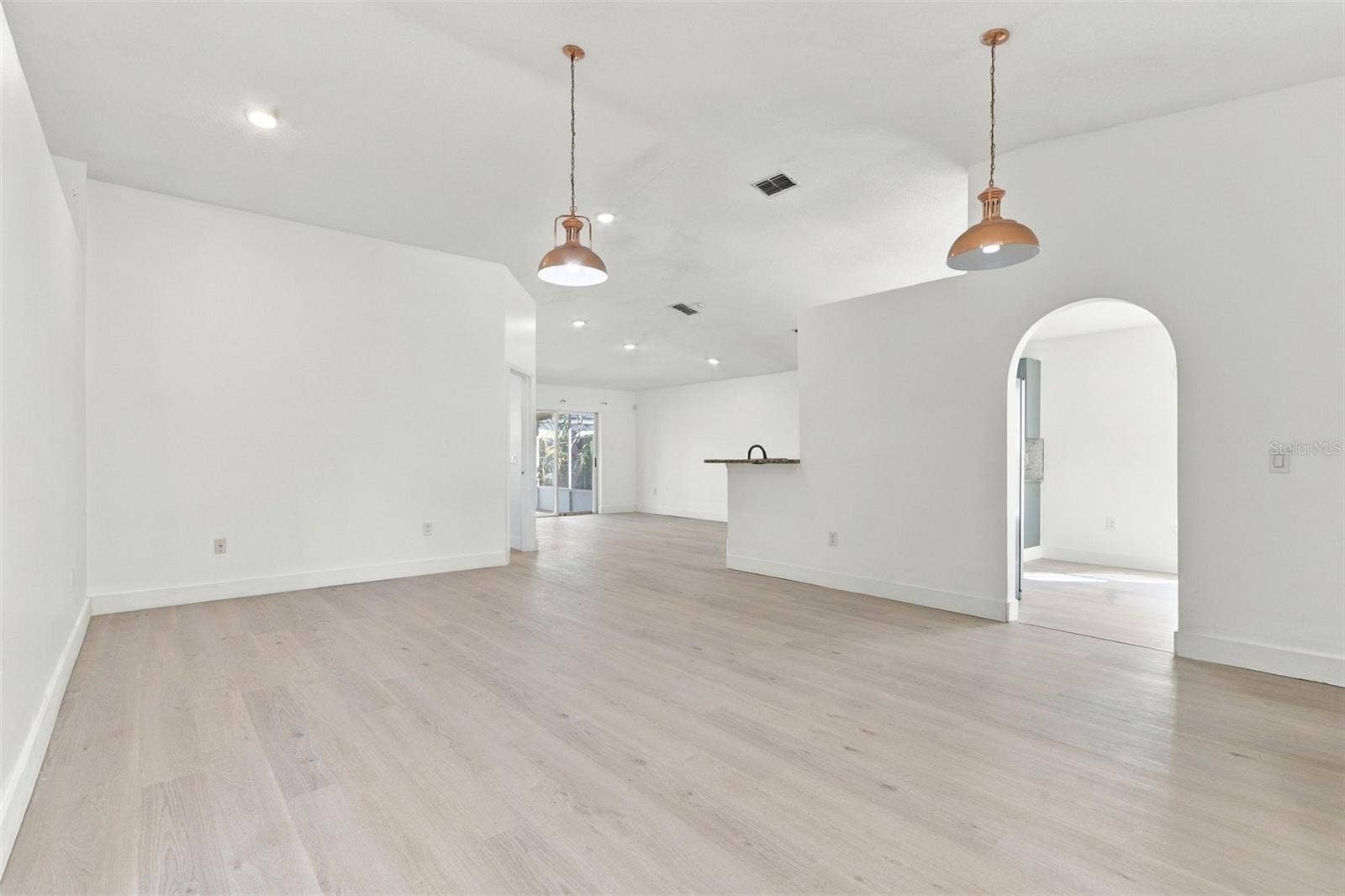 6737 WESTLAKE BOULEVARD, Orlando, FL 32810 6737 WESTLAKE BOULEVARD, Orlando, FL 32810