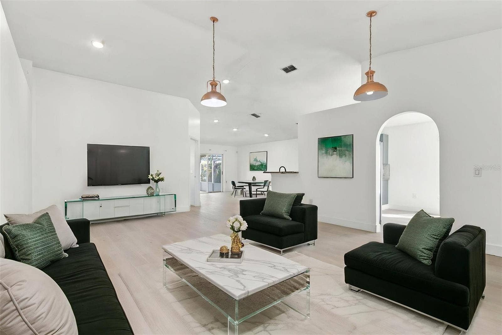 6737 WESTLAKE BOULEVARD, Orlando, FL 32810 6737 WESTLAKE BOULEVARD, Orlando, FL 32810