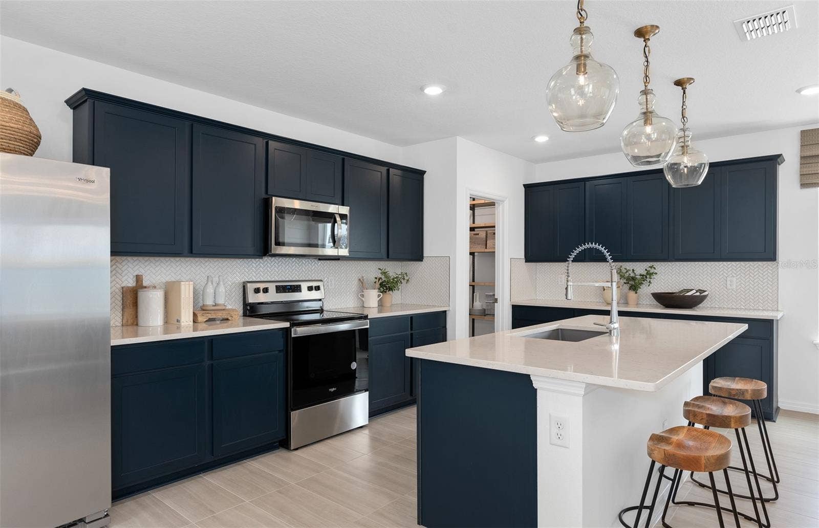 5088 SHRUB LEAF ALLEY, St Cloud, FL 34771 Model Home Design Only. Pictures and furnishings are for illustrative purposes only. Elevations, colors and options may vary. Furniture is for model home staging only.?