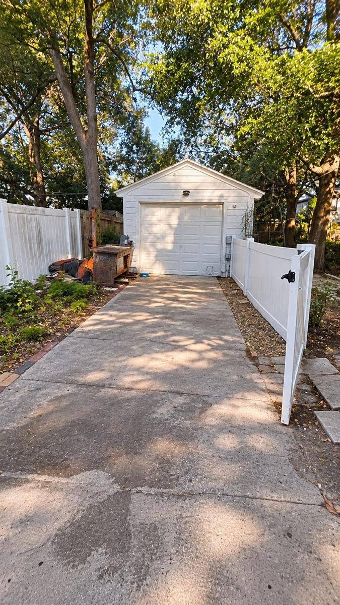 2217 PRINCETON COURT, Orlando, FL 32804 2217 PRINCETON COURT, Orlando, FL 32804